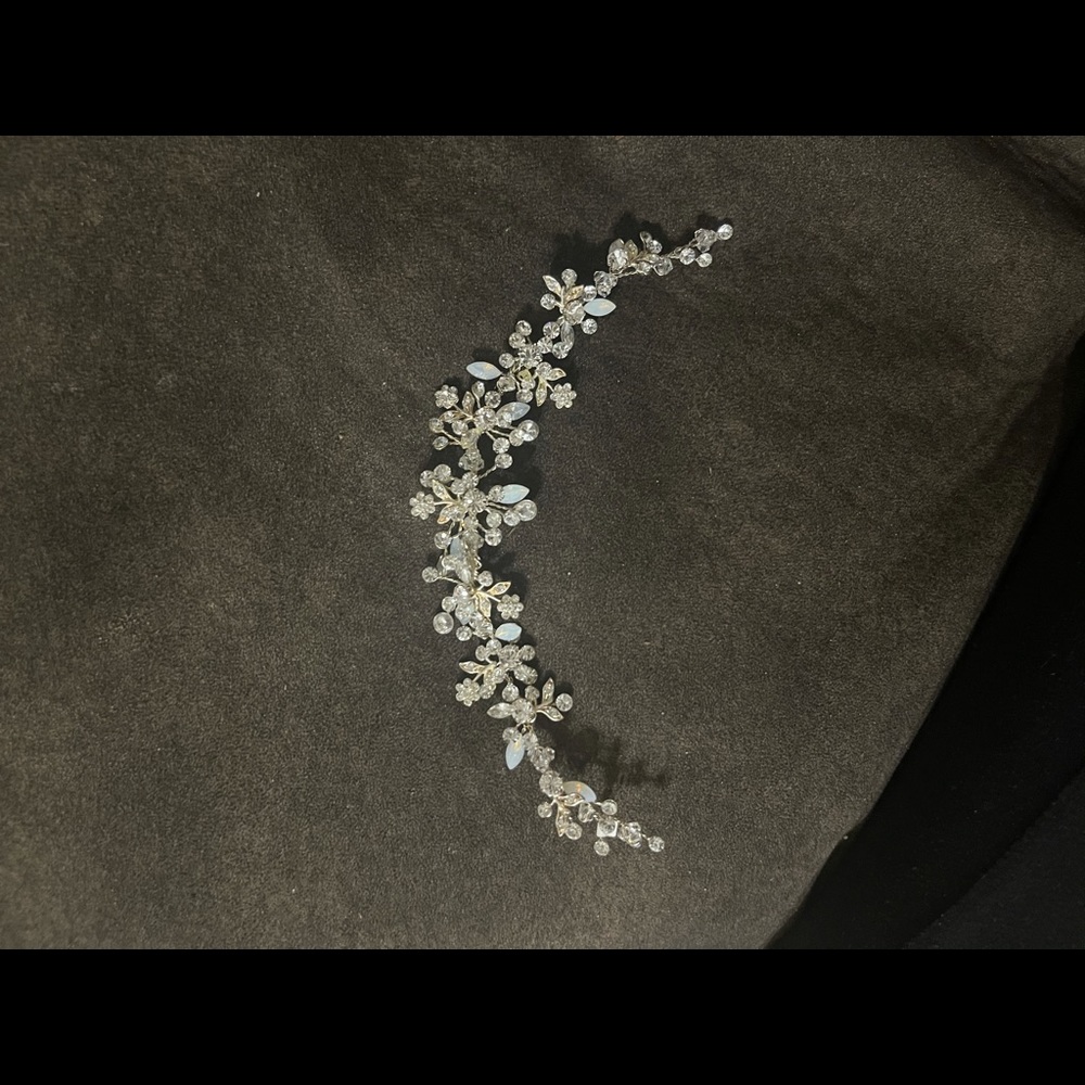 Bridal hair decor
